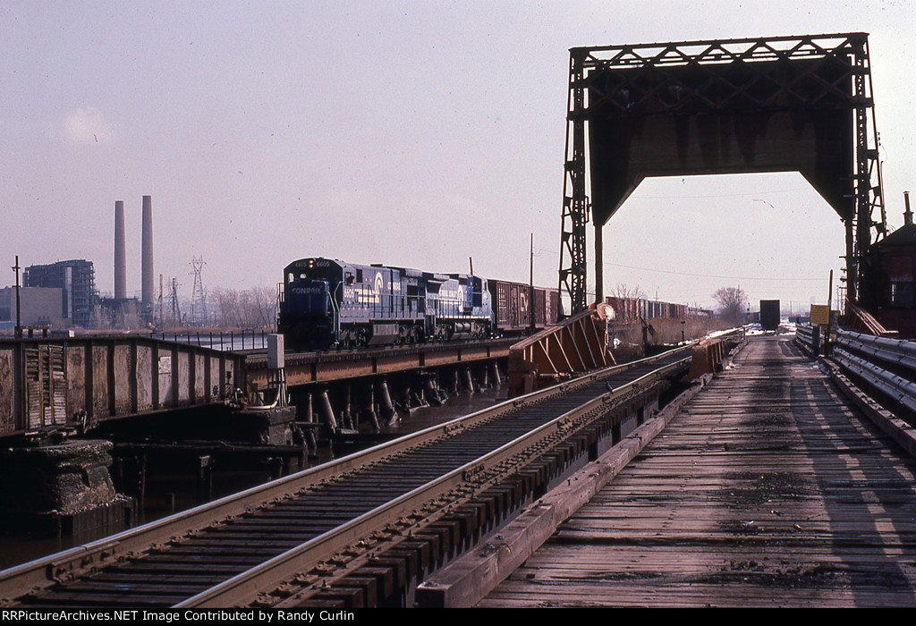 CR 6605 approaching the swing bridge